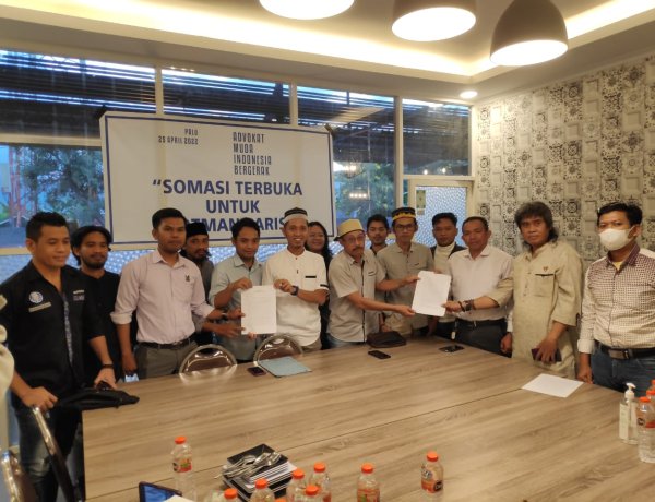 ADVOKAT MUDA PERADI PALU, Somasi Terbuka Hotman Paris